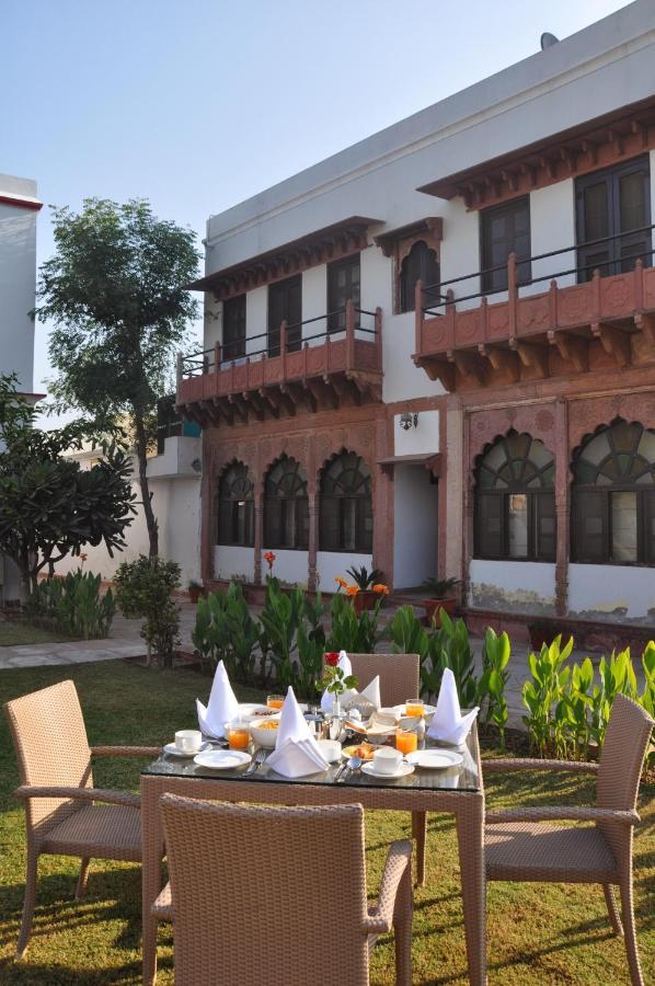 Amritara Chandra Mahal Haveli, Bharatpur Exterior photo